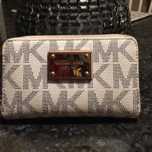White Michael Kors wallet