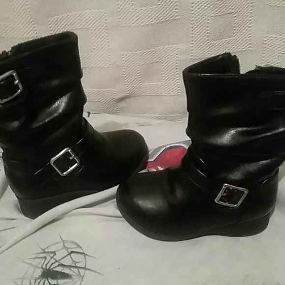 Girl boots