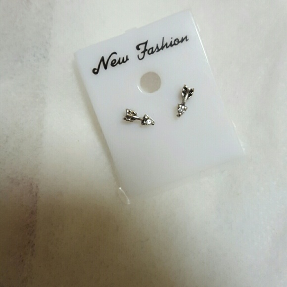 Mini Arrow Earrings