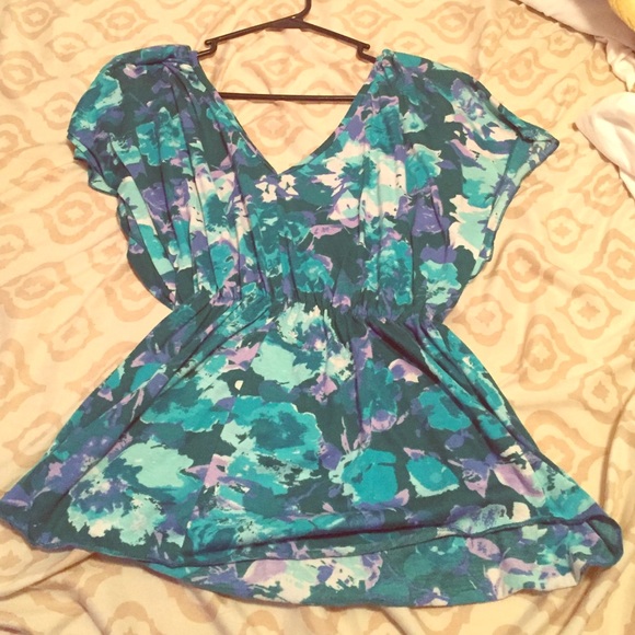 Top - Picture 1 of 2