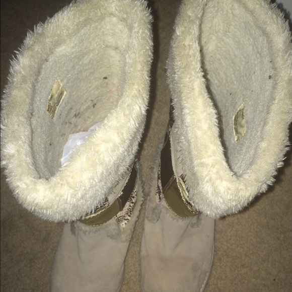 🚫🚫 SOLD 🚫🚫 GUESS™ Harmonie/Beige Boots - Picture 3 of 4