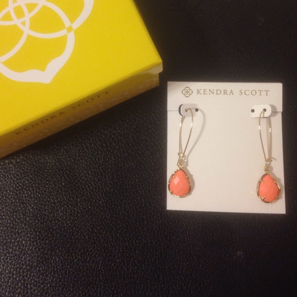 Kendra Scott "Dee" Earrings