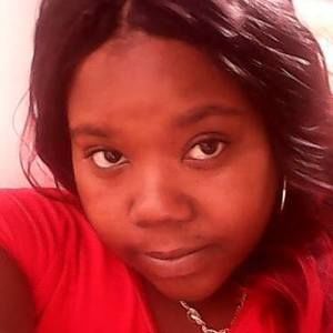 Meet your Posher, Lenora