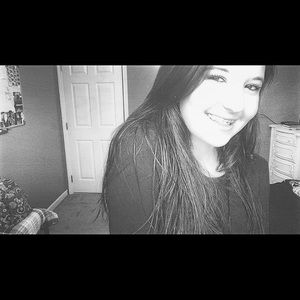 Meet your Posher, Emily