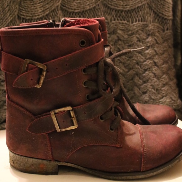 Super cute vintage maroon booties
