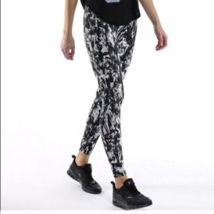 Nike leg-a-see leggings