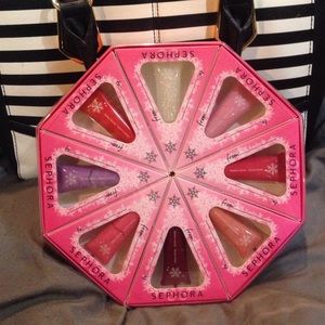 Sephora lip gloss set.