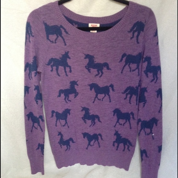 Mossimo Unicorn Sweater ASO Lydia Martin