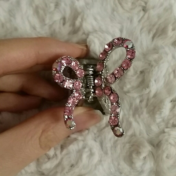 Pink rhinestone bow tie hairclip