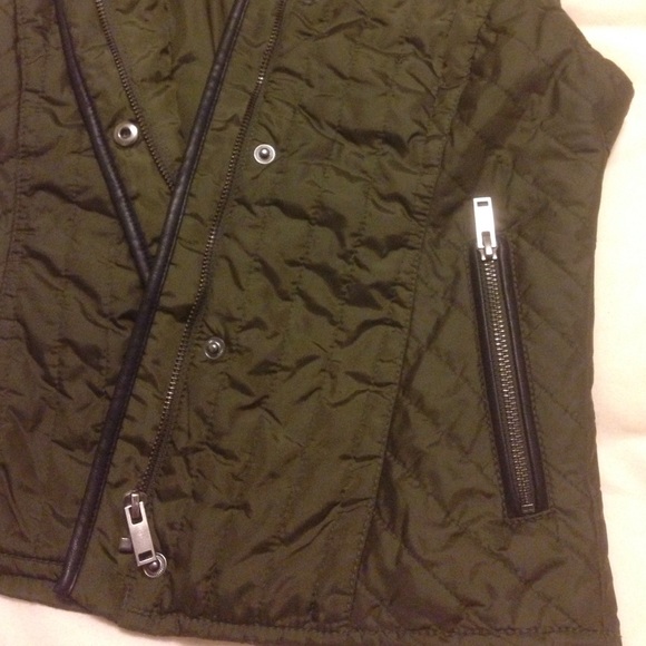 Banana lightweight vest - Picture 3 of 3