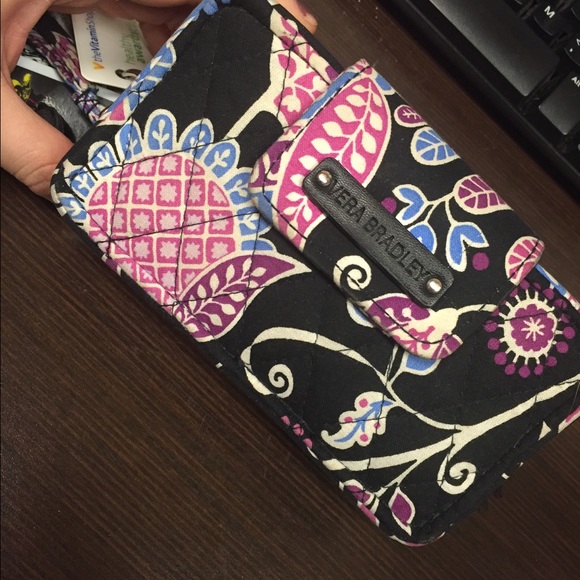 Vera Bradley smartphone wristlet