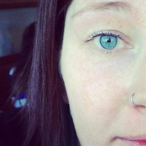 Meet your Posher, Jenn - Picture 2 of 2