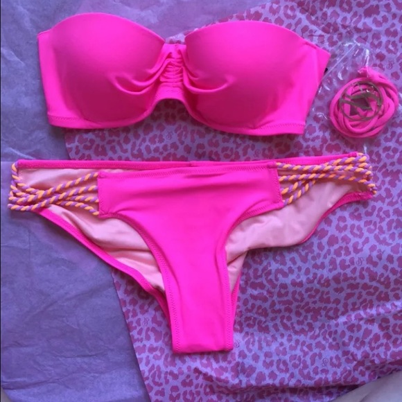 ISO: this exact swimsuit (IN SEARCH OF)