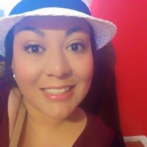 Meet your Posher, Elibeth