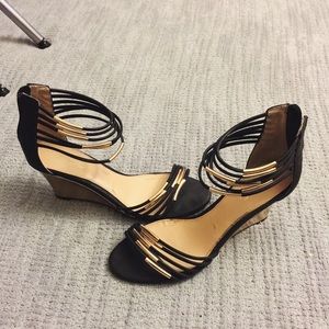 Aldo mini black and gold heels