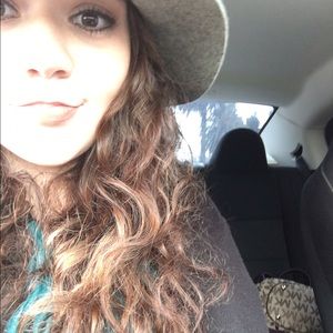 Meet your Posher, Stephanie