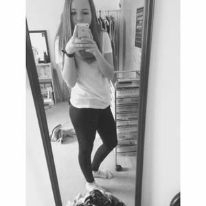 Meet your Posher, Mia