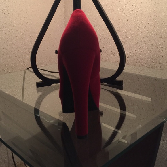 Shoes - Picture 2 of 2