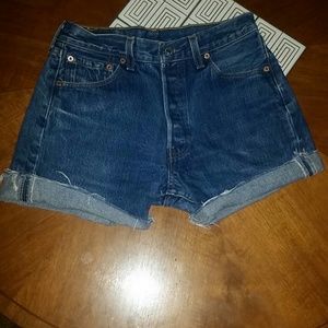 Vtg levis cutoff button fly highwaist shorts 501