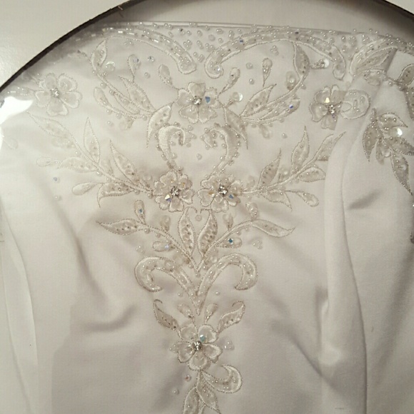 Pearl White Gown - Picture 4 of 4