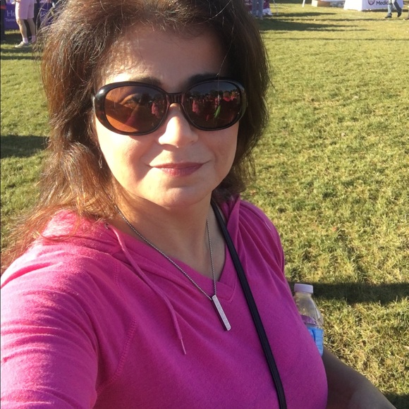 Meet your Posher, Vittoria - Picture 2 of 2