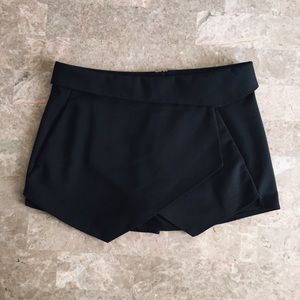 Zara Envelope Skort in Black • Size S
