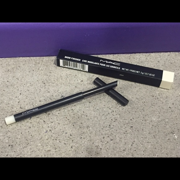 M.A.C. Brow Finisher