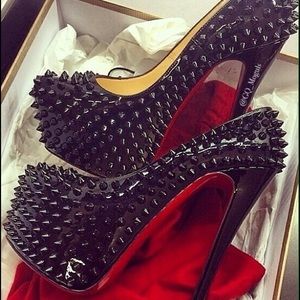 LOUBOUTINS RED BOTTOMS