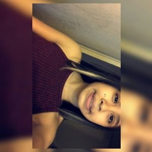 Meet your Posher, Nayelii