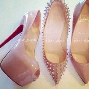 😍LOUBOUTINS RED BOTTOMS