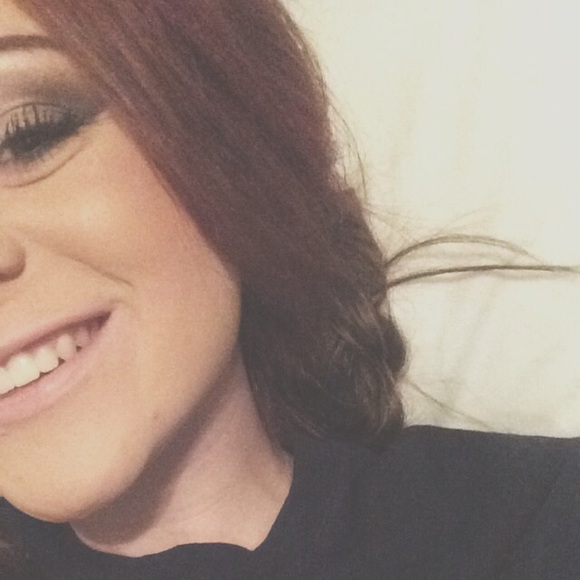 Meet your Posher, Carly - Picture 1 of 1