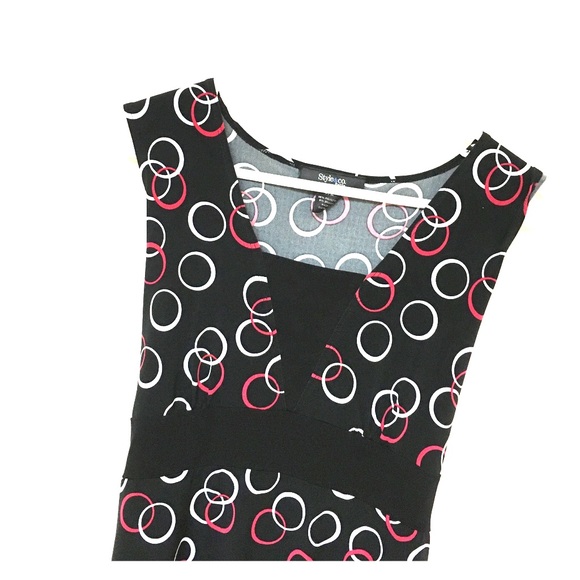 Sleeveless top with tie back waist