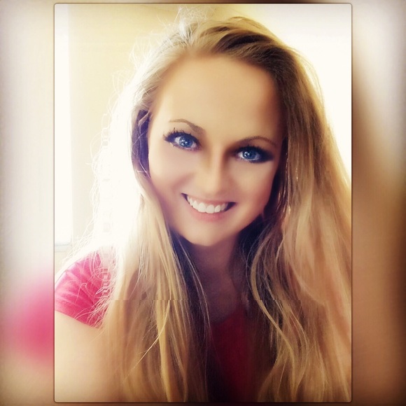 Meet your Posher, Erin - Picture 2 of 2