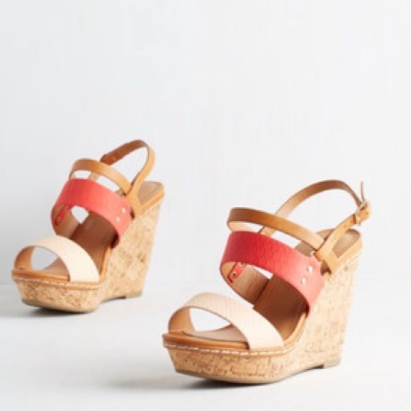 🎉SOLD🎉Keep Up the Good Cork wedge in Coral - Picture 4 of 4