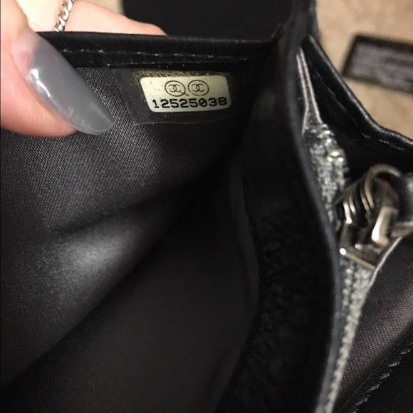 🚫SOLD🚫100% Authentic Chanel Camellia Yen Wallet - Picture 3 of 4