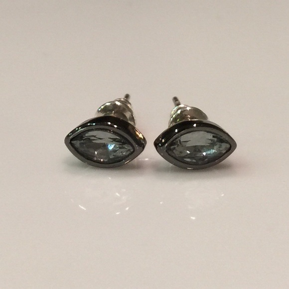 Gorgeous Gunmetal Ear Jackets - Picture 3 of 5