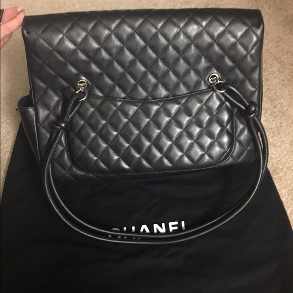 🚫SOLD!!🚫Authentic Chanel Cambon Lambskin Tote - Picture 2 of 4