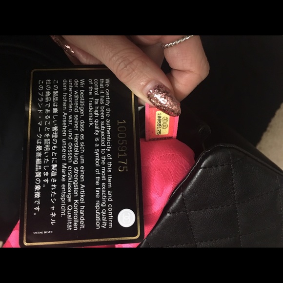 🚫SOLD!!🚫Authentic Chanel Cambon Lambskin Tote - Picture 3 of 4