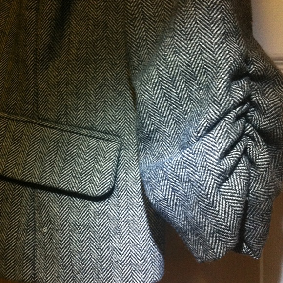 Blazer - Picture 3 of 4