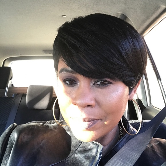 Meet your Posher, Sonja - Picture 2 of 3