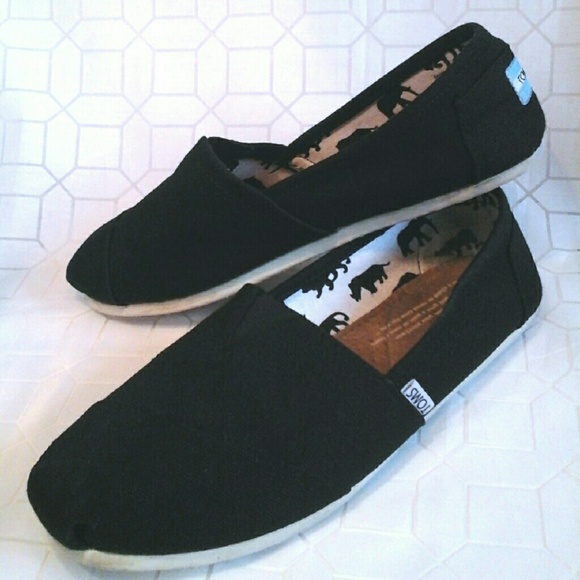 Black Canvas Toms