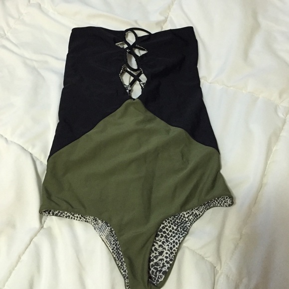 Acacia Palm Bronx 🚫SOLD 🚫