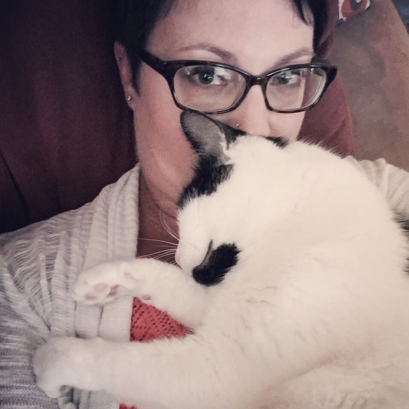 Meet the Posher Other - Meet your Posher, Carrie