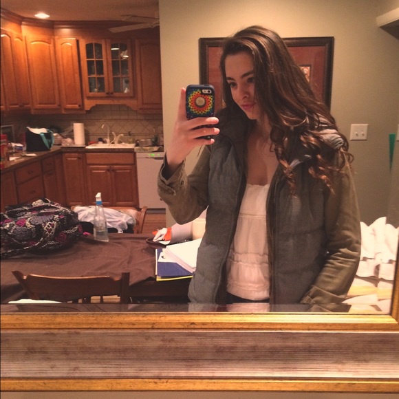 Meet your Posher, Kenzie - Picture 1 of 1