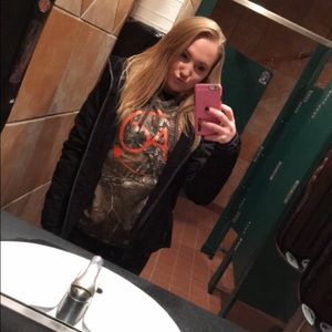 Meet your Posher, Destinee