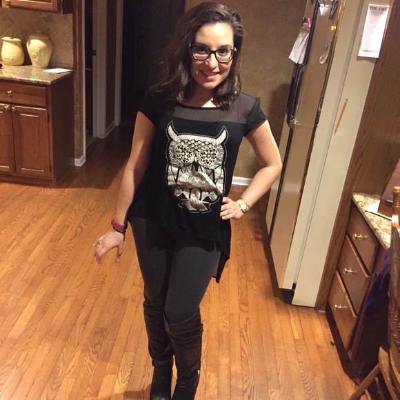 Black shirt with owl appliqué - Picture 2 of 3