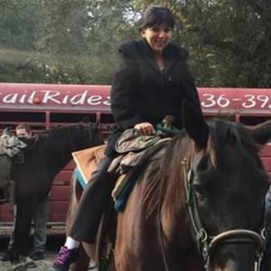 Meet your Posher, Faryal