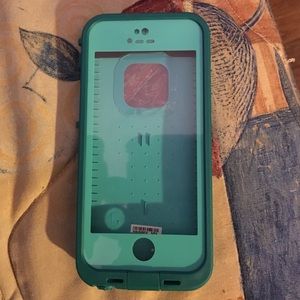 iPhone 5/5s life proof case