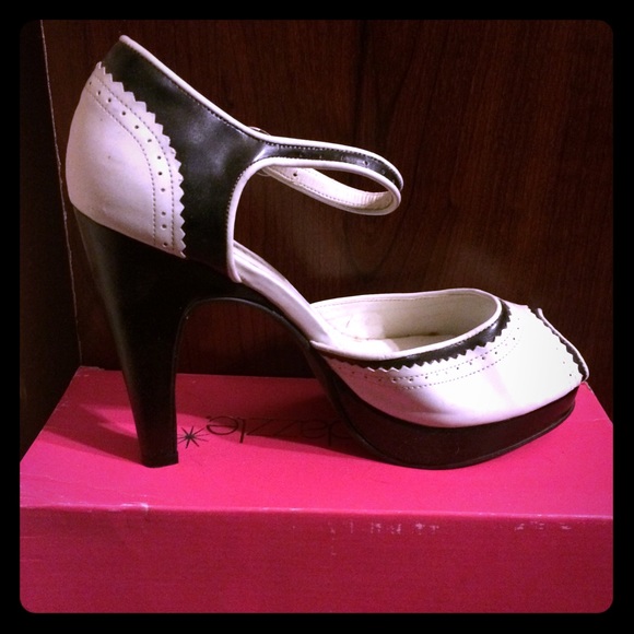 Black & white peep toe sandals