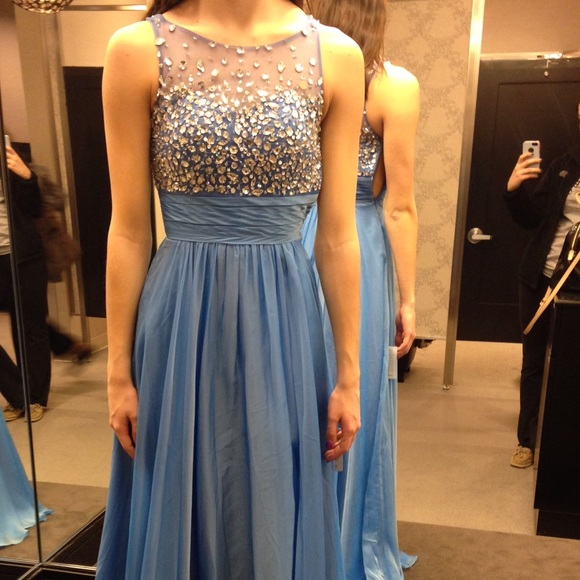 Sean Collection Prom Dress - Picture 4 of 4